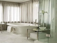 white-bathroom-window-treatment-designs