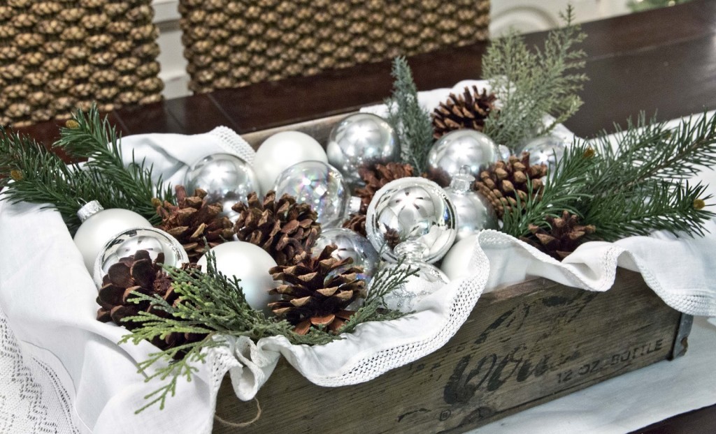 Holiday Dining Room Centerpieces